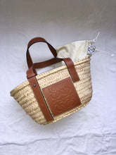 Load image into Gallery viewer, Loewe raffia basket bag
