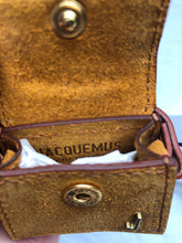 Load image into Gallery viewer, Jacquemus Le petit Chiquito
